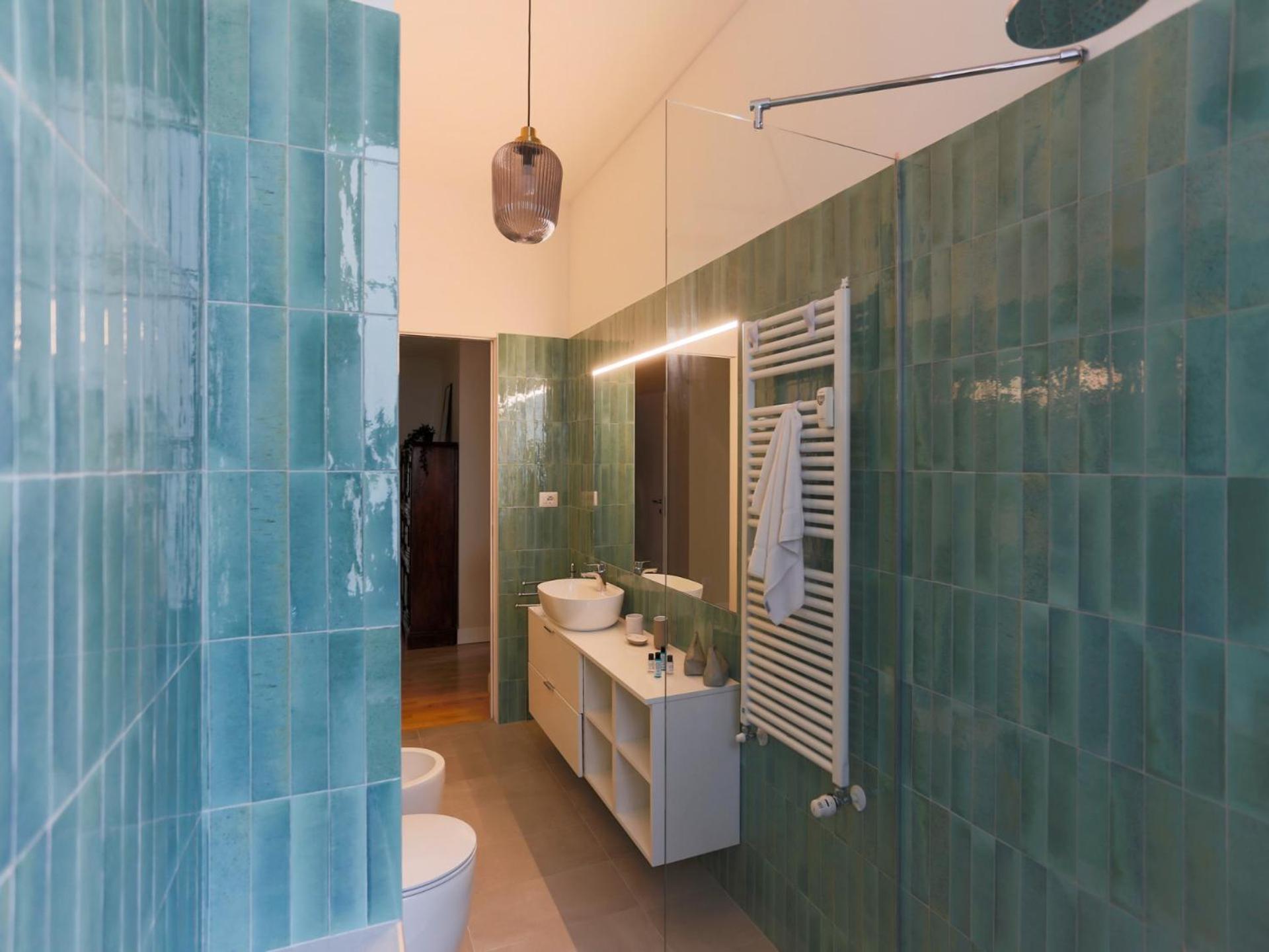 The Rent - Charming In Pagano Milan