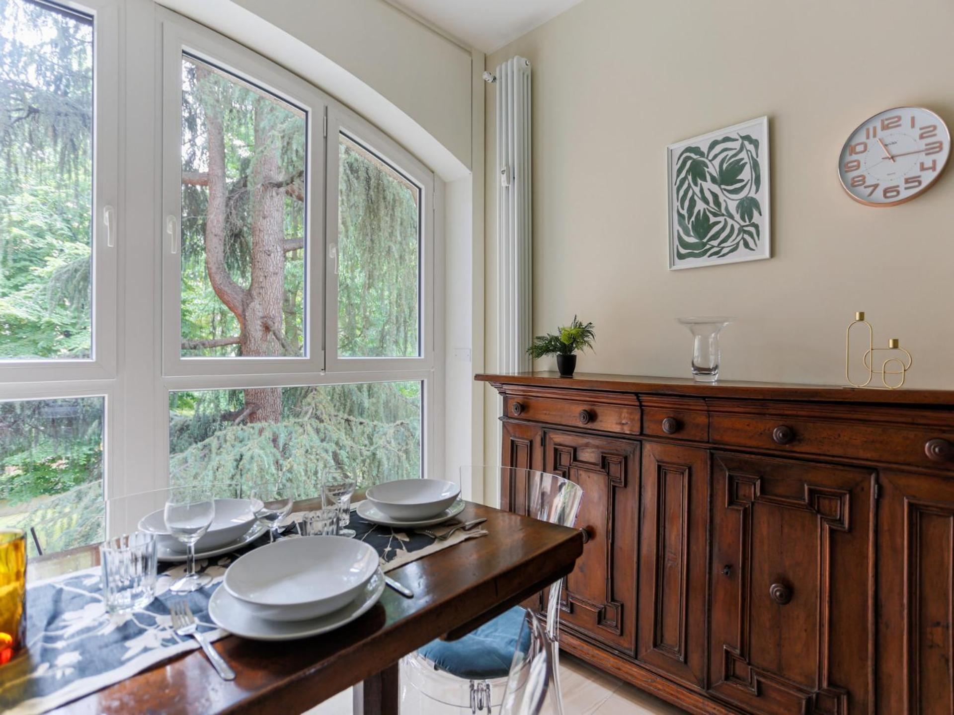 The Rent - Charming In Pagano Milan
